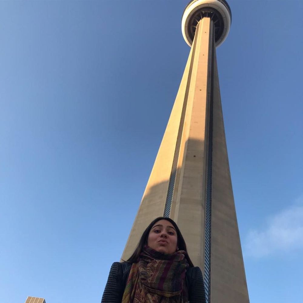 Meet your Posher, Carmelia